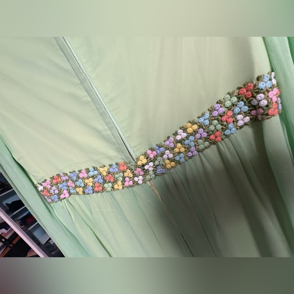 Elegant Green Embellished Handsmade Women's Vintage 70’s Dress - Picture 4 of 11